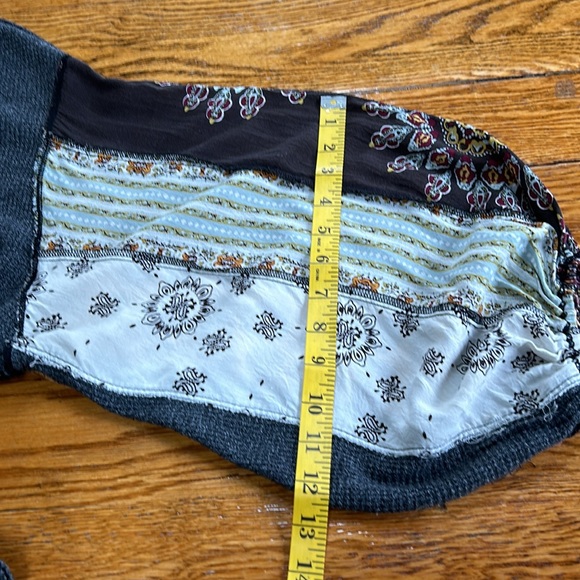 We the Free Free People gray waffle knit w/patchwork sleeves. Oversized Medium - Picture 8 of 16